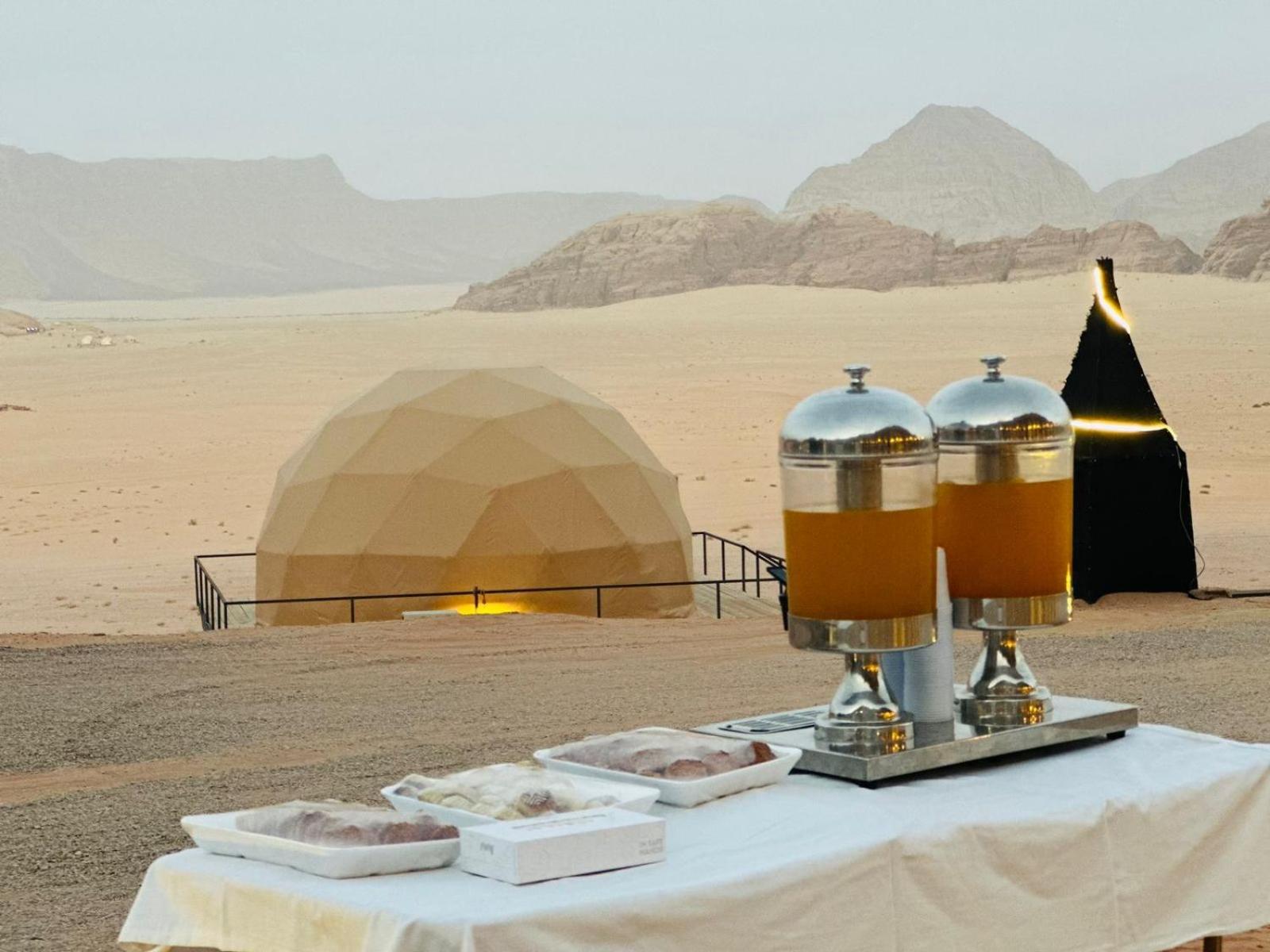 Hasan Zawaideh Luxury Camp 2 Wadi Rum