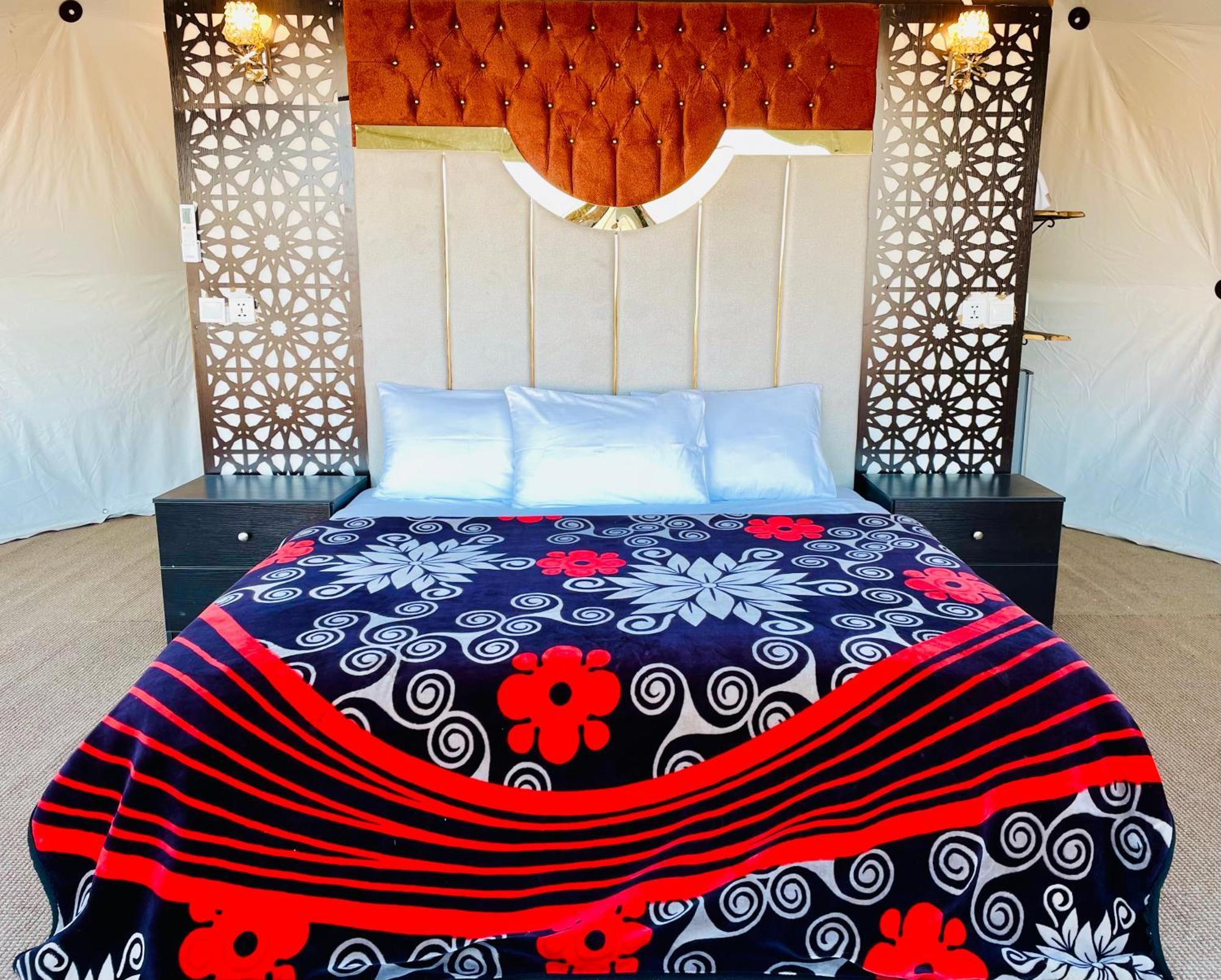 Hasan Zawaideh Luxury Camp 2 Wadi Rum
