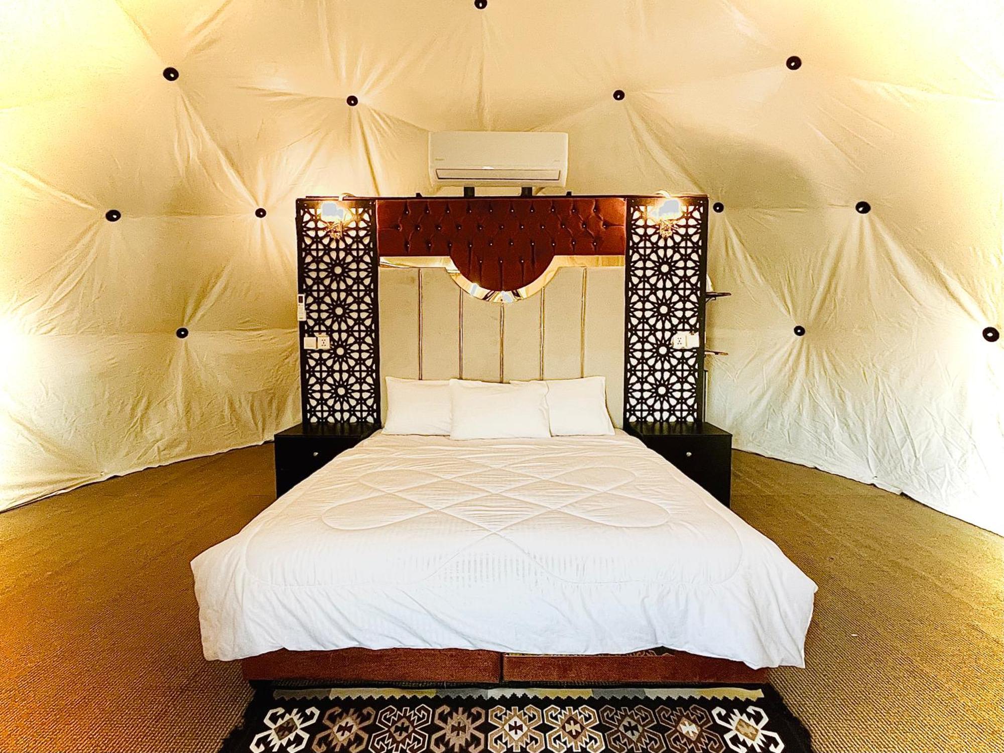 Hasan Zawaideh Luxury Camp 2 Luxury tent Wadi Rum